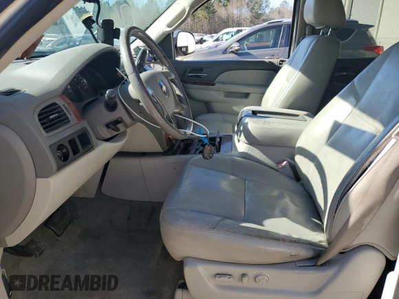 2010 Chevrolet Avalanche LTZ with VIN 3GNNCGE09AG186060, listed as a Copart auction lot 88727255 with 276,760 mi miles and Salvage Title. Bid and sale history available at DreamBid. Image 7.