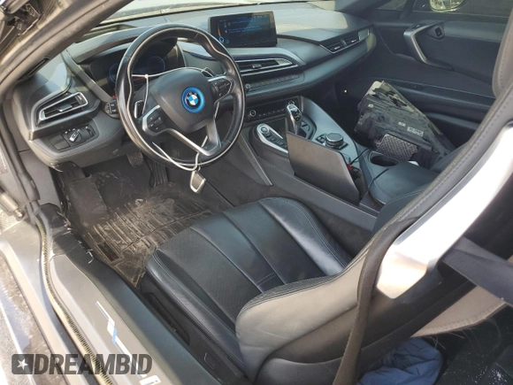 2016 BMW i8 z VIN WBY2Z2C58GV675009, wystawiony jako Copart lot #53946225 z przebiegiem 111 051 mil mil oraz Szkody całkowita. Historia ofert i sprzedaży dostępna na DreamBid. Obrazek 8.