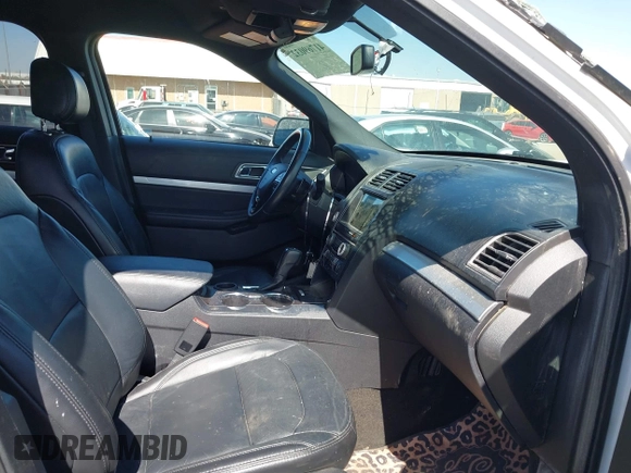 2017 Ford Explorer XLT with VIN 1FM5K7D86HGD86527, listed as a IAAI auction lot 41769032 with 105,619 mi miles and . Bid and sale history available at carsss.com. Image 5.