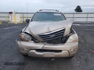 2007 Kia Sorento LX z VIN KNDJC736675694940, wystawiony jako Copart lot #84517454 z przebiegiem 135 421 mil mil oraz Szkoda całkowita • Salvage title. Historia ofert i sprzedaży dostępna na DreamBid. Obrazek 5.