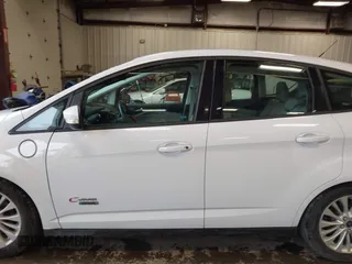 2017 Ford C-Max SE z VIN 1FADP5EU8HL107626, wystawiony jako IAAI lot #42279162 z przebiegiem 79 697 mil mil oraz . Historia ofert i sprzedaży dostępna na DreamBid. Obrazek 14.