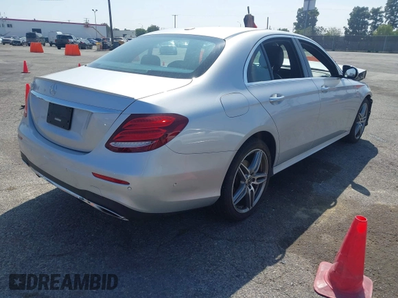2019 Mercedes-Benz E-Class E 300 with VIN WDDZF4JB9KA582874, listed as a IAAI auction lot 41855689 with 42,445 mi miles. Bid and sale history available at carsss.com. Image 4.