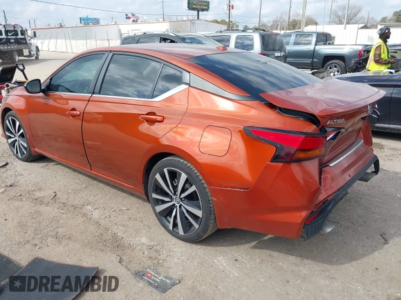 2021 Nissan Altima 2.5 SR with VIN 1N4BL4CV0MN356915, listed as a IAAI auction lot 41528599 with 35,070 mi miles. Bid and sale history available at carsss.com. Image 3.