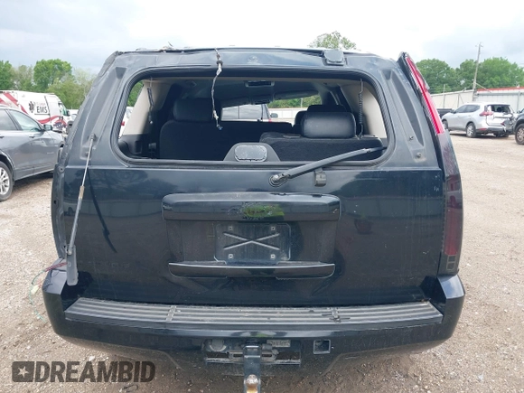2007 Chevrolet Tahoe LS с VIN 1GNFC13C27R279400, выставлен на аукционе IAAI как лот 39134497 с пробегом 205 338 миль миль и . История ставок и продаж доступна на DreamBid. Изображение 17.