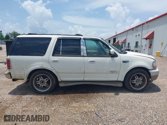2000 Ford Expedition Eddie Bauer с VIN 1FMEU17L3YLB95565, выставлен на аукционе IAAI как лот 42517370 с пробегом Не указан миль и . История ставок и продаж доступна на DreamBid. Изображение 15.