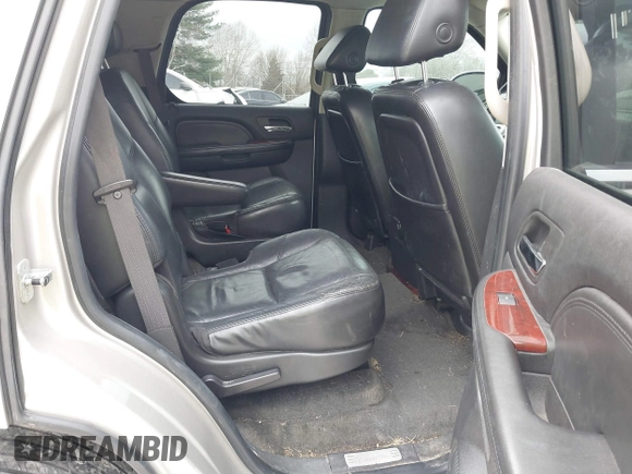 2007 Cadillac Escalade z VIN 1GYFK63897R173007, wystawiony jako IAAI lot #41661358 z przebiegiem 275 328 mil mil oraz . Historia ofert i sprzedaży dostępna na DreamBid. Obrazek 8.