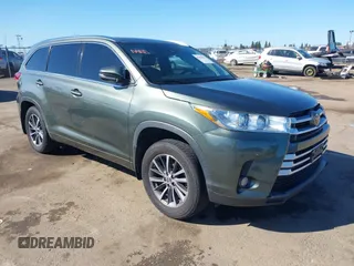 2018 Toyota Highlander SE with VIN 5TDJZRFH3JS834516, listed as a IAAI auction lot 41670880 with 81,274 mi miles and . Bid and sale history available at DreamBid. Image 1.