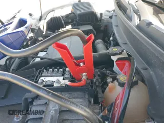 2019 Chevrolet Equinox LT z VIN 2GNAXUEV2K6126051, wystawiony jako IAAI lot #42693885 z przebiegiem 68 768 mil mil oraz . Historia ofert i sprzedaży dostępna na DreamBid. Obrazek 19.