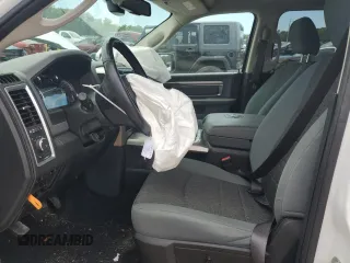 2019 Ram 1500 Big Horn z VIN 1C6RR6LT7KS675686, wystawiony jako Copart lot #58254805 z przebiegiem 97 850 mil mil oraz Szkoda całkowita • Salvage title. Historia ofert i sprzedaży dostępna na DreamBid. Obrazek 7.
