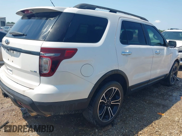 2014 Ford Explorer Sport z VIN 1FM5K8GT6EGC32434, wystawiony jako IAAI lot #42571931 z przebiegiem 170 558 mil mil oraz . Historia ofert i sprzedaży dostępna na DreamBid. Obrazek 4.
