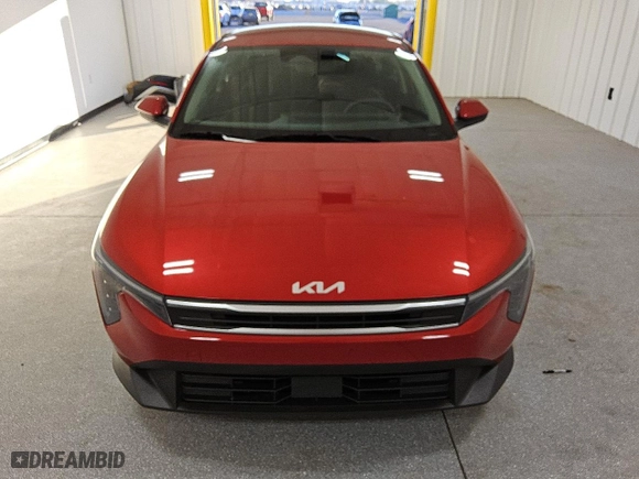 2025 Kia K4 LXS with VIN 3KPFT4DE5SE002772, listed as a Copart auction lot 82856054 with 5,216 mi miles and Clean Title. Bid and sale history available at carsss.com. Image 5.
