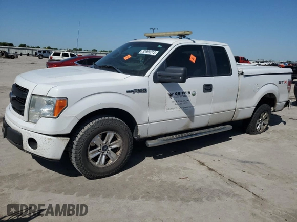2013 Ford F-150 XL with VIN 1FTFX1CF8DFC11624, listed as a Copart auction lot 52699215 with 201,598 mi miles and Salvage Title. Bid and sale history available at carsss.com. Image 1.