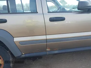 2005 Jeep Liberty Sport with VIN 1J4GL48K35W504401, listed as a IAAI auction lot 42171138 with 148,630 mi miles. Bid and sale history available at carsss.com. Image 12.