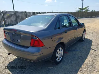 2007 Ford Focus S с VIN 1FAFP34N07W294736, выставлен на аукционе IAAI как лот 42571837 с пробегом 107 179 миль миль и . История ставок и продаж доступна на DreamBid. Изображение 4.