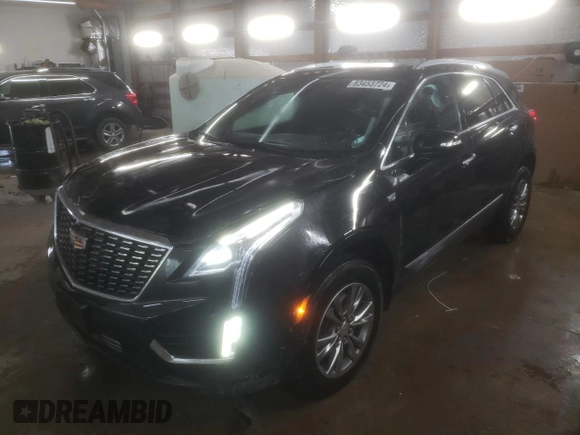2021 Cadillac XT5 FWD Premium Luxury z VIN 1GYKNCR4XMZ226527, wystawiony jako Copart lot #83453724 z przebiegiem 45 807 mil mil oraz Szkoda całkowita • Salvage title. Historia ofert i sprzedaży dostępna na DreamBid. Obrazek 1.
