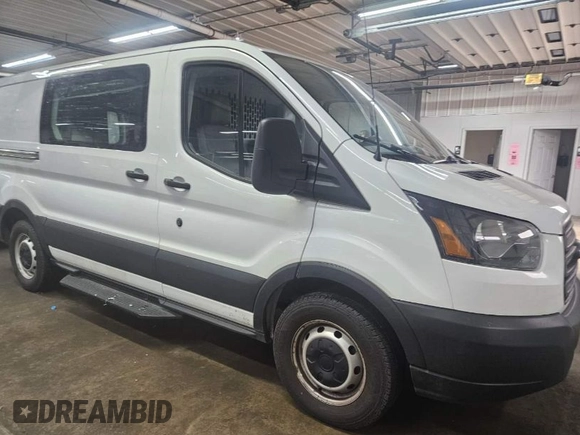 2019 Ford Transit with VIN 1FTYE1YM5KKB31935, listed as a IAAI auction lot 42098024 with 223,702 mi miles. Bid and sale history available at carsss.com. Image 1.