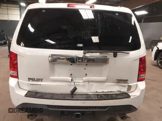 2015 Honda Pilot Touring with VIN 5FNYF4H98FB001841, listed as a IAAI auction lot 41955645 with 109,818 mi miles. Bid and sale history available at carsss.com. Image 6.