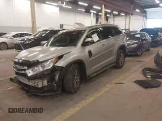 2017 Toyota Highlander XLE with VIN 5TDJZRFH2HS388353, listed as a IAAI auction lot 42138913 with 41,107 mi miles and . Bid and sale history available at DreamBid. Image 18.
