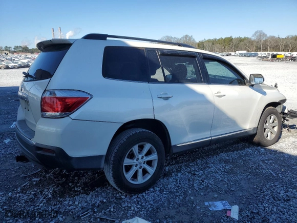 2013 Toyota Highlander with VIN 5TDZK3EH3DS122842, listed as a Copart auction lot 43451885 with 180,835 mi miles and Non Repairable. Bid and sale history available at carsss.com. Image 3.
