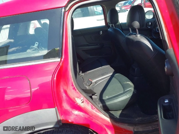 2019 MINI Countryman Cooper with VIN WMZYS7C55K3F45774, listed as a IAAI auction lot 41720883 with 124,599 mi miles. Bid and sale history available at carsss.com. Image 8.