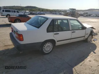 1994 Volvo 900 z VIN YV1JS8611R1172830, wystawiony jako Copart lot #75955284 z przebiegiem 222 846 mil mil oraz Szkody całkowita. Historia ofert i sprzedaży dostępna na DreamBid. Obrazek 3.