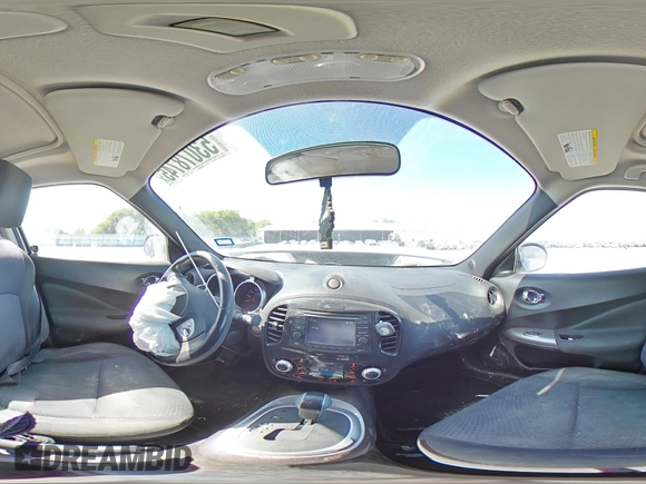 2013 Nissan Juke SV z VIN JN8AF5MR8DT212176, wystawiony jako Copart lot #53078745 z przebiegiem 72 799 mil mil oraz Szkoda całkowita • Salvage title. Historia ofert i sprzedaży dostępna na DreamBid. Obrazek 13.