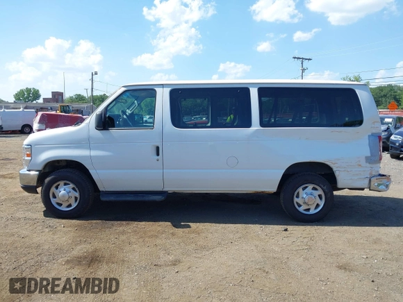 2013 Ford Econoline Passenger XL with VIN 1FBNE3BL6DDA13595, listed as a IAAI auction lot 42570942 with 135,652 mi miles and . Bid and sale history available at DreamBid. Image 14.
