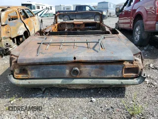 1965 Ford Mustang z VIN 5F08A751242, wystawiony jako Copart lot #52938995 z przebiegiem Nie podano mil oraz Szkody całkowita. Historia ofert i sprzedaży dostępna na DreamBid. Obrazek 6.