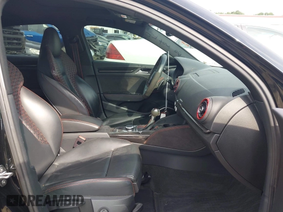2019 Audi RS 3 z VIN WUABWGFF4KA906678, wystawiony jako IAAI lot #42468486 z przebiegiem 79 338 mil mil oraz . Historia ofert i sprzedaży dostępna na DreamBid. Obrazek 5.