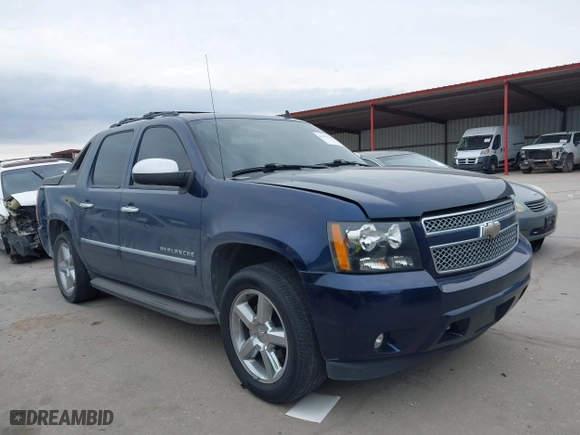 2011 Chevrolet Avalanche LTZ with VIN 3GNTKGE32BG251904, listed as a IAAI auction lot 41677307 with 143,653 mi miles. Bid and sale history available at carsss.com. Image 13.