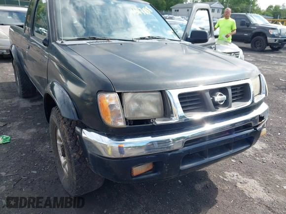 1999 Nissan Frontier XE z VIN 1N6ED26Y6XC301588, wystawiony jako IAAI lot #42703428 z przebiegiem Nie podano mil oraz . Historia ofert i sprzedaży dostępna na DreamBid. Obrazek 6.