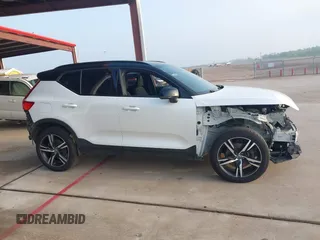 2019 Volvo XC40 R-Design z VIN YV4AC2HM7K2149105, wystawiony jako IAAI lot #41857899 z przebiegiem 122 736 mil mil oraz . Historia ofert i sprzedaży dostępna na DreamBid. Obrazek 13.