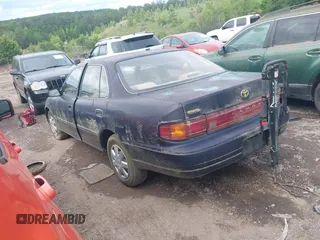 1993 Toyota Camry LE z VIN 4T1SK12E6PU248270, wystawiony jako IAAI lot #42160426 z przebiegiem 225 221 mil mil oraz . Historia ofert i sprzedaży dostępna na DreamBid. Obrazek 3.