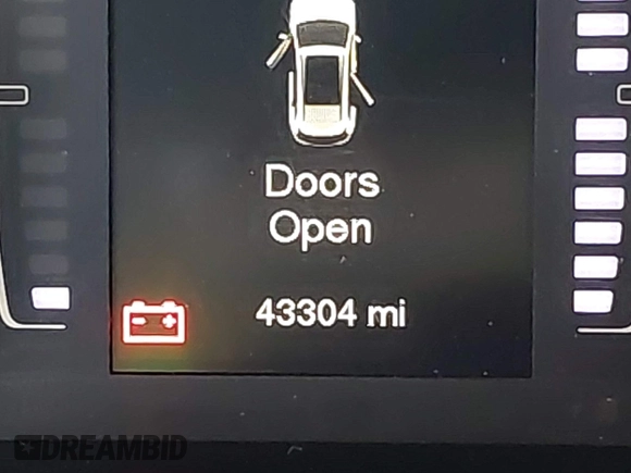 2017 Jeep Cherokee Latitude with VIN 1C4PJLCB3HW516971, listed as a IAAI auction lot 42489832 with 43,304 mi miles and . Bid and sale history available at DreamBid. Image 15.