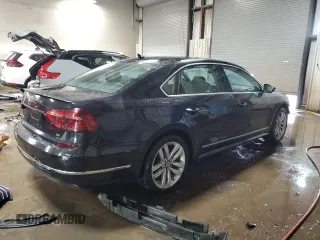2017 Volkswagen Passat SEL Premium z VIN 1VWCT7A34HC078780, wystawiony jako Copart lot #49827235 z przebiegiem 94 618 mil mil oraz Szkoda całkowita • Salvage title. Historia ofert i sprzedaży dostępna na DreamBid. Obrazek 3.
