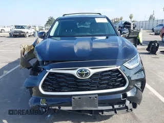 2021 Toyota Highlander L z VIN 5TDCZRBH1MS558663, wystawiony jako IAAI lot #42206187 z przebiegiem 49 574 mil mil oraz . Historia ofert i sprzedaży dostępna na DreamBid. Obrazek 13.