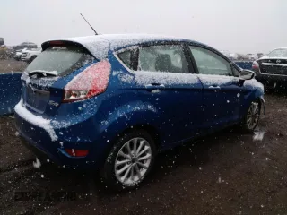 2018 Ford Fiesta Titanium z VIN 3FADP4FJ3JM139564, wystawiony jako Copart lot #53812695 z przebiegiem 75 265 mil mil oraz Czysty tytuł • Clean title. Historia ofert i sprzedaży dostępna na DreamBid. Obrazek 3.