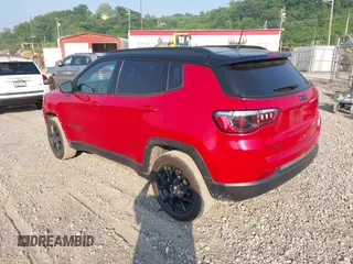 2024 Jeep Compass Latitude with VIN 3C4NJDBN8RT592122, listed as a IAAI auction lot 42375753 with 8,187 mi miles and . Bid and sale history available at DreamBid. Image 3.