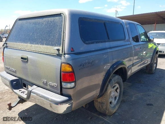 2000 Toyota Tundra SR5 with VIN 5TBBT4419YS001062, listed as a IAAI auction lot 42042889 with 190,000 mi miles. Bid and sale history available at carsss.com. Image 4.