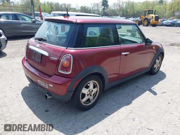 2008 MINI Hardtop with VIN WMWMF33508TU65961, listed as a IAAI auction lot 42156834 with 175,183 mi miles and . Bid and sale history available at DreamBid. Image 4.