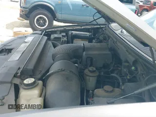 2002 Ford F-150 XL с VIN 1FTRX17W12NA04051, выставлен на аукционе IAAI как лот 43027436 с пробегом 495 588 миль миль и . История ставок и продаж доступна на DreamBid. Изображение 19.