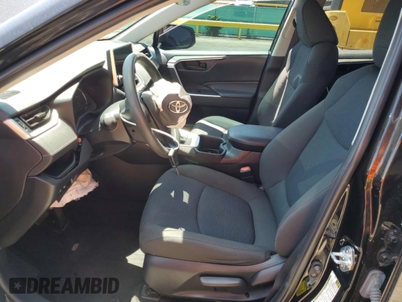2023 Toyota RAV4 LE z VIN 2T3G1RFV9PC383821, wystawiony jako Copart lot #60561435 z przebiegiem 33 593 mil mil oraz Szkoda całkowita • Salvage title. Historia ofert i sprzedaży dostępna na DreamBid. Obrazek 7.
