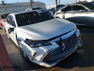 2019 Toyota Avalon Hybrid Limited with VIN 4T1B21FB2KU010215, listed as a IAAI auction lot 41358015 with 58,342 mi miles. Bid and sale history available at carsss.com. Image 1.