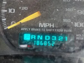 2001 Chevrolet Tahoe LT z VIN 1GNEK13T01R128643, wystawiony jako IAAI lot #42286231 z przebiegiem 186 852 mil mil oraz . Historia ofert i sprzedaży dostępna na DreamBid. Obrazek 16.