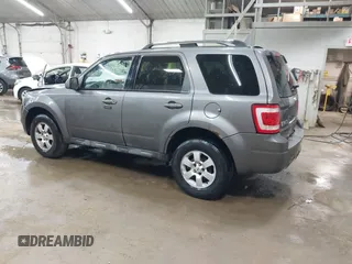 2010 Ford Escape Limited z VIN 1FMCU9EG2AKC17658, wystawiony jako IAAI lot #42430110 z przebiegiem 143 964 mil mil oraz . Historia ofert i sprzedaży dostępna na DreamBid. Obrazek 3.
