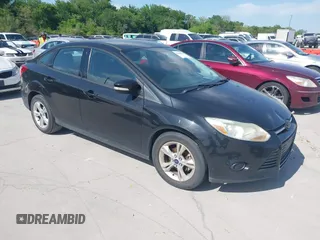2013 Ford Focus SE with VIN 1FADP3F28DL302475, listed as a IAAI auction lot 42046024 with 110,446 mi miles. Bid and sale history available at carsss.com. Image 1.