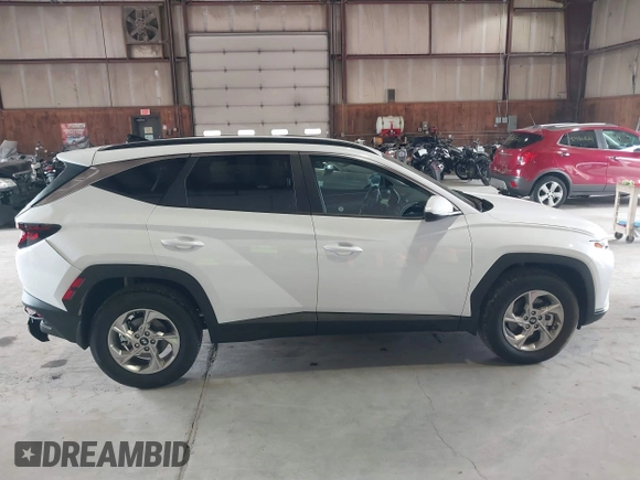 2024 Hyundai Tucson SEL z VIN KM8JBCDE4RU348066, wystawiony jako IAAI lot #40451653 z przebiegiem 3 742 mil mil oraz . Historia ofert i sprzedaży dostępna na DreamBid. Obrazek 13.