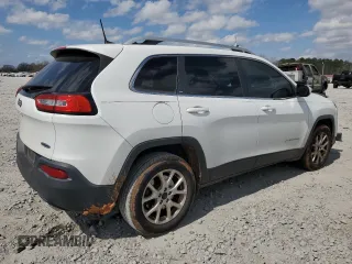 2017 Jeep Cherokee Latitude with VIN 1C4PJLCS6HD214568, listed as a Copart auction lot 47481225 with 106,499 mi miles and Salvage Title. Bid and sale history available at carsss.com. Image 3.