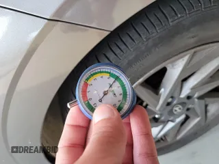 2024 Hyundai Elantra SEL z VIN KMHLM4DG4RU636275, wystawiony jako IAAI lot #42853008 z przebiegiem 32 964 mil mil oraz . Historia ofert i sprzedaży dostępna na DreamBid. Obrazek 5.