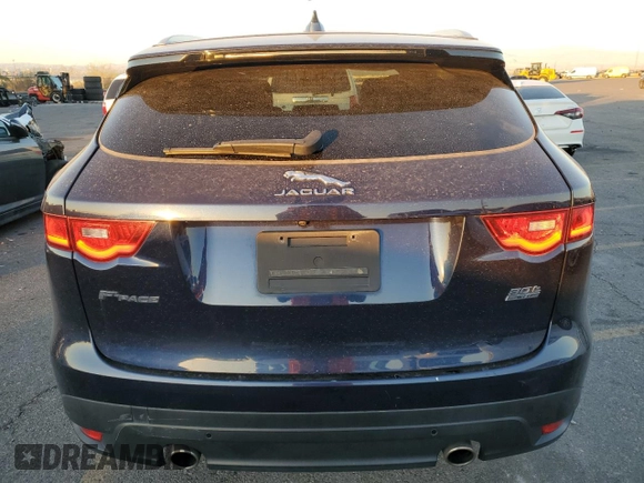 2018 Jaguar F-Pace 30t R-Sport z VIN SADCL2GX2JA287862, wystawiony jako Copart lot #75935764 z przebiegiem 54 025 mil mil oraz Szkoda całkowita • Salvage title. Historia ofert i sprzedaży dostępna na DreamBid. Obrazek 6.